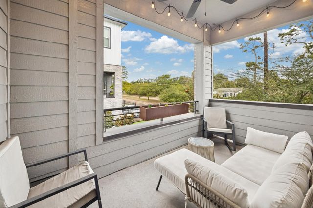 1055 Timbergrove Yards Lane, Houston, TX 77008