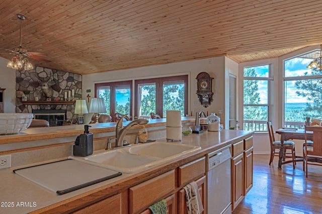 861 E Pine Oaks Drive, Show Low, AZ 85901