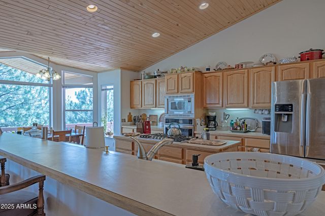 861 E Pine Oaks Drive, Show Low, AZ 85901