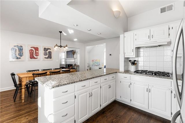 2719 W 51st Street, Westwood, KS 66205