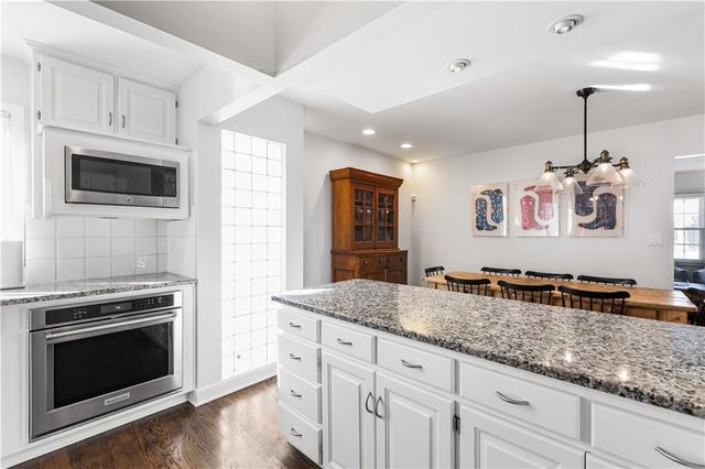 2719 W 51st Street, Westwood, KS 66205