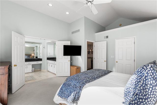 2719 W 51st Street, Westwood, KS 66205