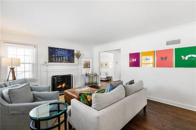 2719 W 51st Street, Westwood, KS 66205