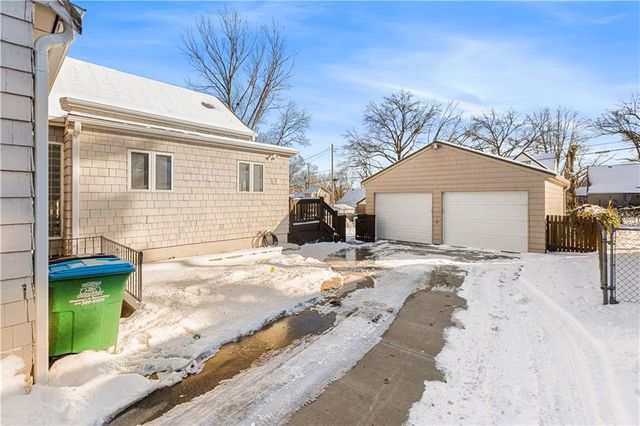 2719 W 51st Street, Westwood, KS 66205