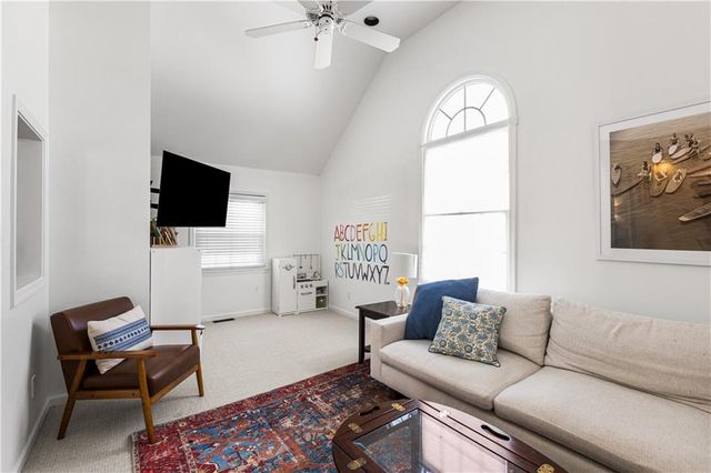 2719 W 51st Street, Westwood, KS 66205