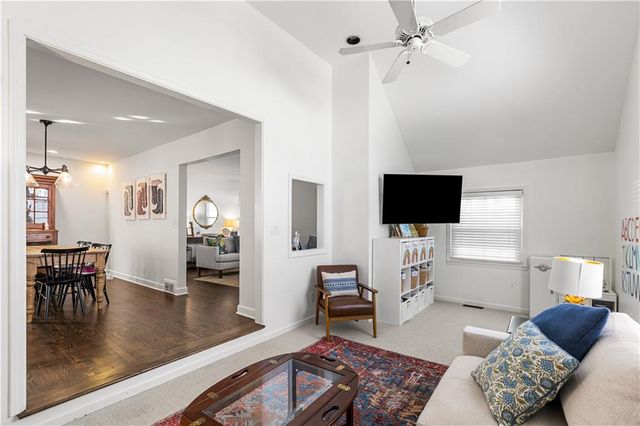 2719 W 51st Street, Westwood, KS 66205