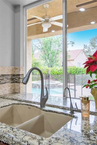 1000 Meadowleah Street, Las Vegas, NV 89145