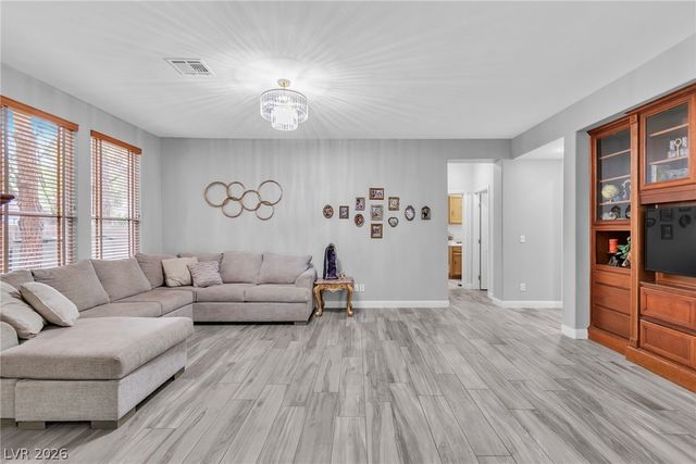 1000 Meadowleah Street, Las Vegas, NV 89145