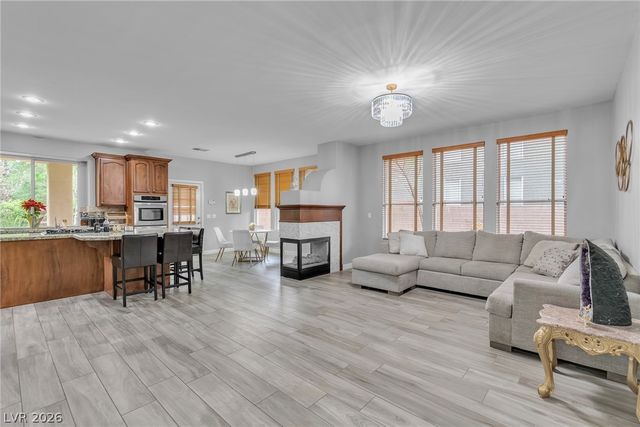 1000 Meadowleah Street, Las Vegas, NV 89145