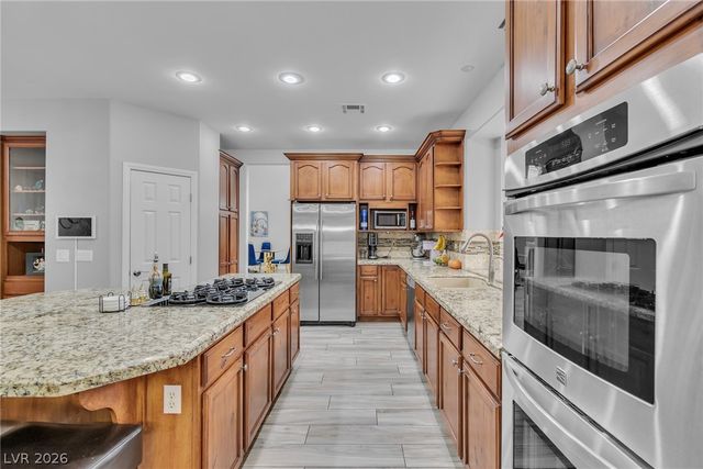 1000 Meadowleah Street, Las Vegas, NV 89145