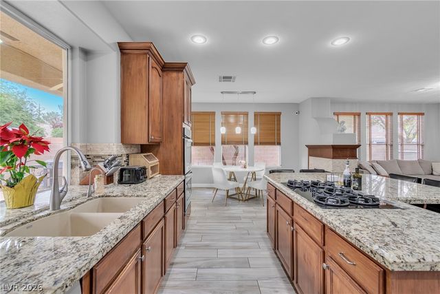 1000 Meadowleah Street, Las Vegas, NV 89145