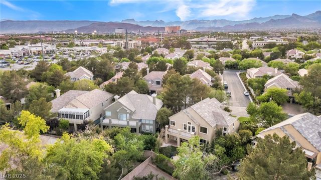 1000 Meadowleah Street, Las Vegas, NV 89145