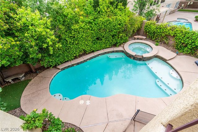 1000 Meadowleah Street, Las Vegas, NV 89145