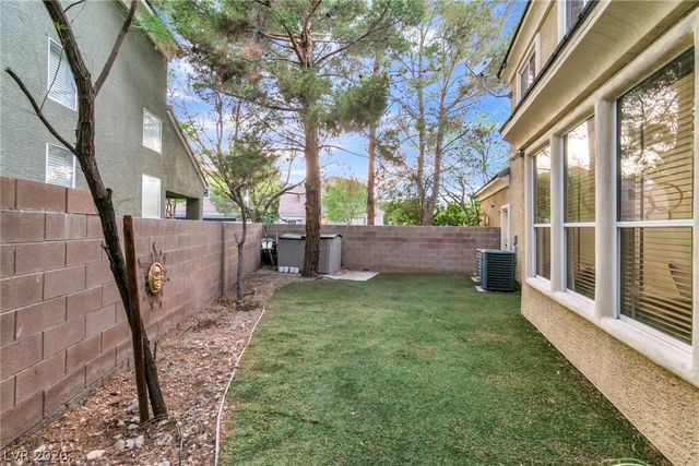 1000 Meadowleah Street, Las Vegas, NV 89145