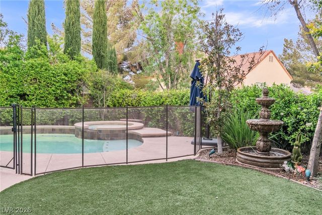 1000 Meadowleah Street, Las Vegas, NV 89145