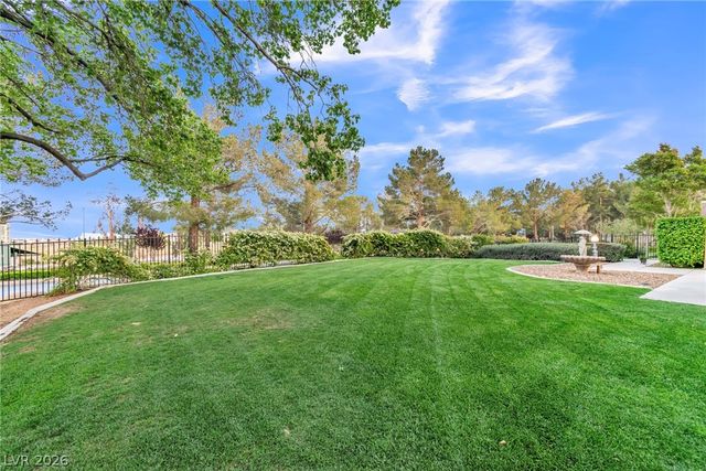 1000 Meadowleah Street, Las Vegas, NV 89145