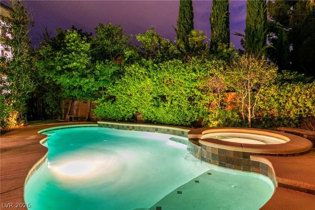 1000 Meadowleah Street, Las Vegas, NV 89145