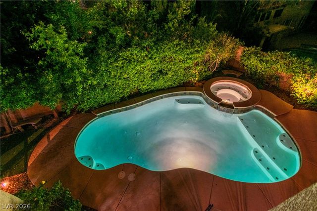 1000 Meadowleah Street, Las Vegas, NV 89145