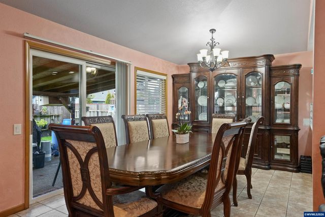 2573 Michael Dr NE, Salem, OR 97305