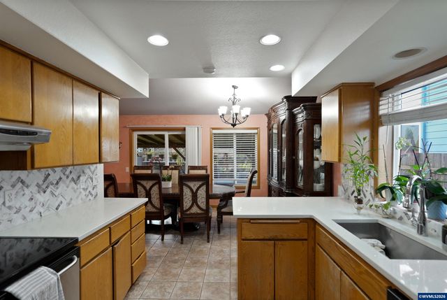 2573 Michael Dr NE, Salem, OR 97305