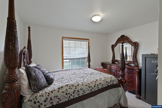 2573 Michael Dr NE, Salem, OR 97305