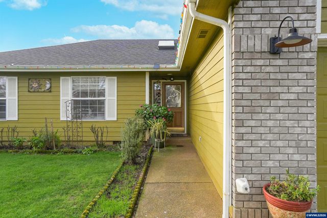 2573 Michael Dr NE, Salem, OR 97305