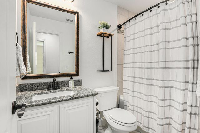 303 Pineview Lane, Ponder, TX 76259