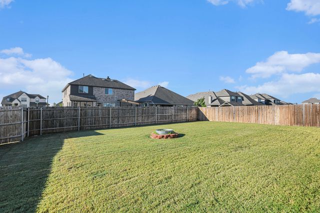 303 Pineview Lane, Ponder, TX 76259