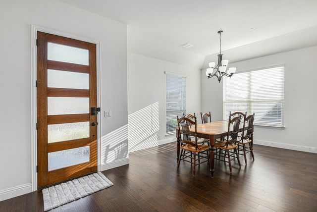 303 Pineview Lane, Ponder, TX 76259