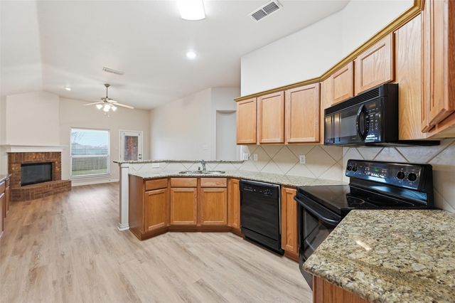 4416 Ridgeway Drive, Mansfield, TX 76063