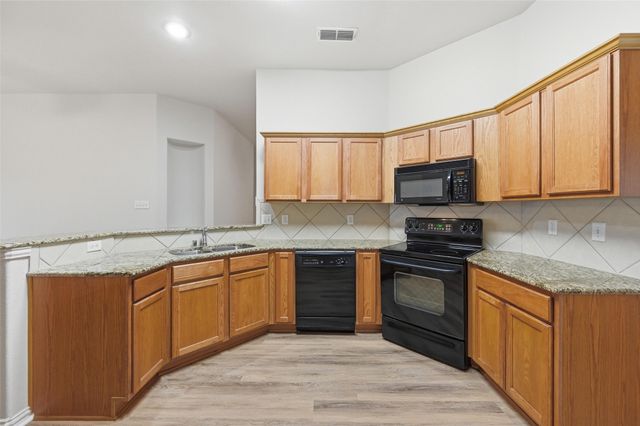 4416 Ridgeway Drive, Mansfield, TX 76063