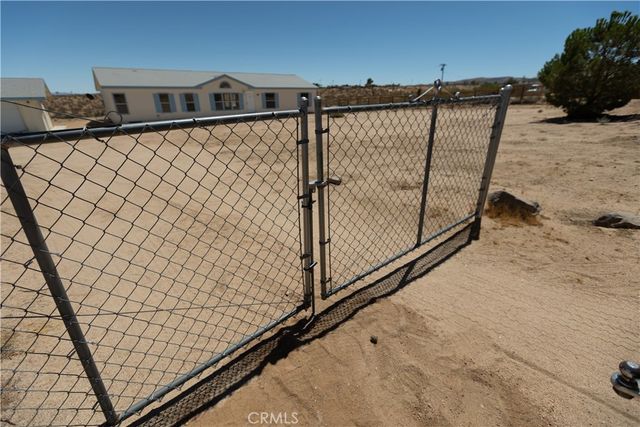 423 Delgada Avenue, Yucca Valley, CA 92284