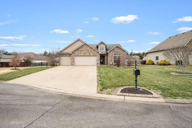 8359 Manor Farm Dr, Murfreesboro, TN 37129