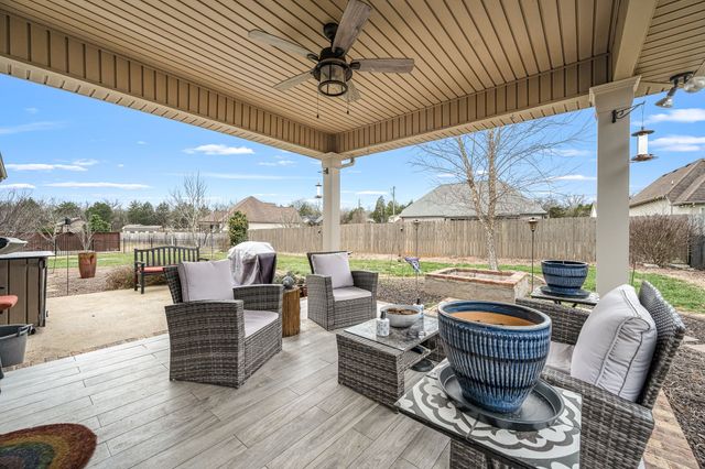 8359 Manor Farm Dr, Murfreesboro, TN 37129