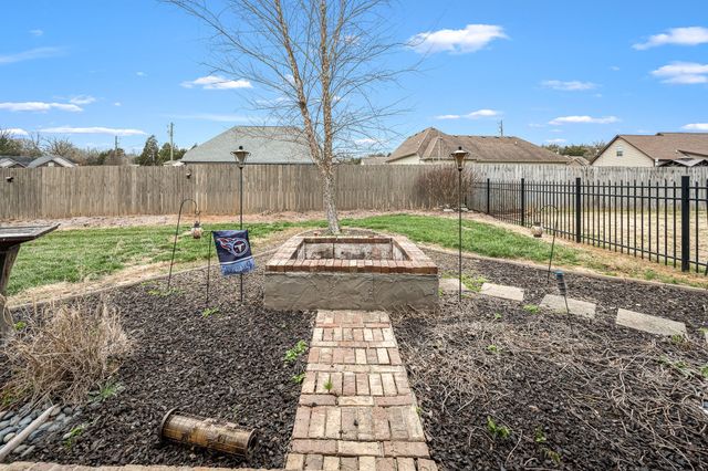 8359 Manor Farm Dr, Murfreesboro, TN 37129