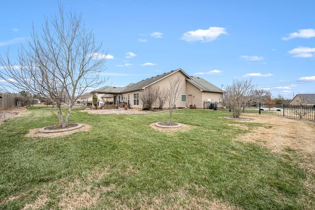 8359 Manor Farm Dr, Murfreesboro, TN 37129