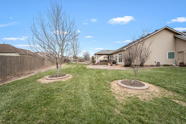 8359 Manor Farm Dr, Murfreesboro, TN 37129