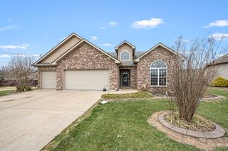 8359 Manor Farm Dr, Murfreesboro, TN 37129