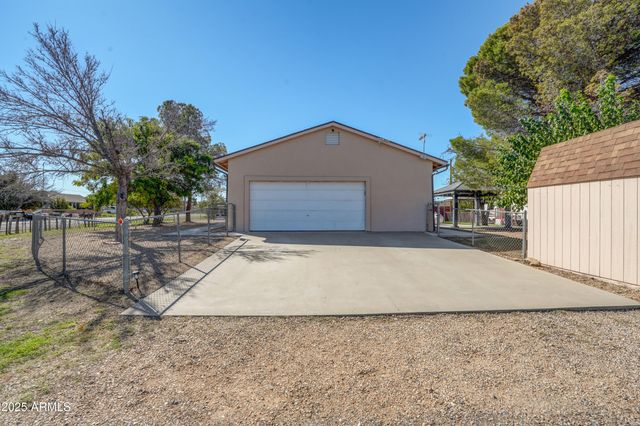 20429 E Hereford Drive, Mayer, AZ 86333