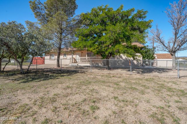 20429 E Hereford Drive, Mayer, AZ 86333