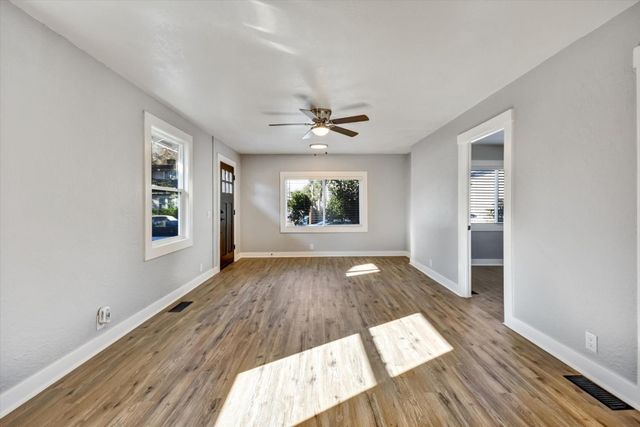 367 College Street, Hollister, CA 95023