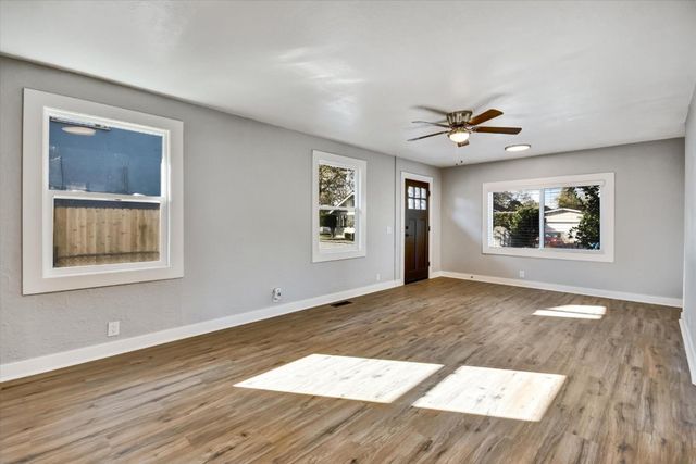 367 College Street, Hollister, CA 95023