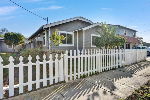 367 College Street, Hollister, CA 95023