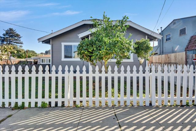 367 College Street, Hollister, CA 95023