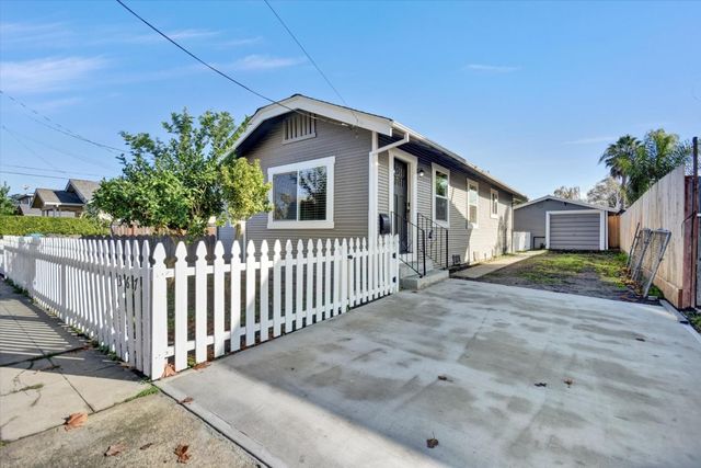 367 College Street, Hollister, CA 95023
