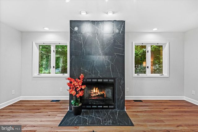 370 LAND OR DR, Ruther Glen, VA 22546