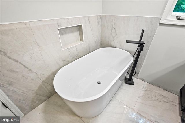 370 LAND OR DR, Ruther Glen, VA 22546