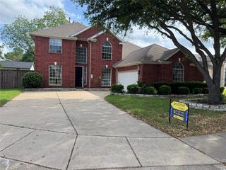 2105 Woodview Drive, Flower Mound, TX 75028