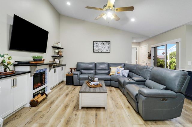 1228 NW Sun Terrace D, Port St. Lucie, FL 34986
