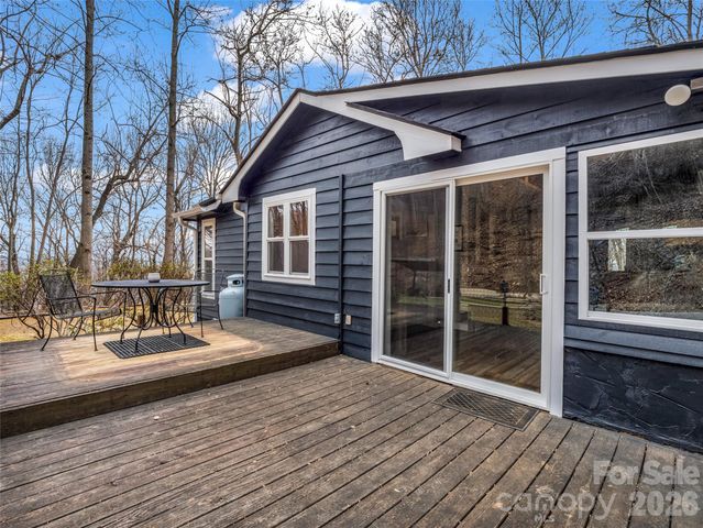 1586 Skyuka Mountain Road, Columbus, NC 28722